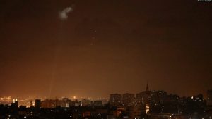 Israel Balas Palestina atas Peluncuran Balon Api