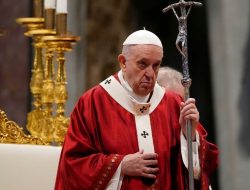 Vatikan: Paus Mulai Kembali Bekerja