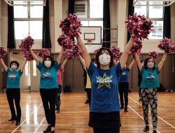 Pom Pom: Wadah Bersenang-Senang Pemandu Sorak Lansia Jepang