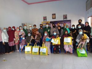 Stunting Mengkhawatirkan Dimasa Pandemi, KKL Pascasarjana Hamzanwadi Salurkan PMT