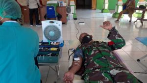 Sulitnya Stok Darah Dimasa Pandemi,  Koramil Banyuputih Sumbangkan Darah ke PMI