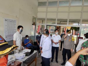 188. 820 Warga Gunakan Hak Suara di Pilkades Serentak Kabupaten Sintang