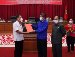 Bupati Landak Sampaikan Jawaban Atas PU Fraksi DPRD Terhadap Tiga Raperda Inisiatif Eksekutif