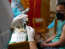 Warga Kabupaten Tanah Datar Antusias Ikuti Vaksinasi Yang di Gelar  RSUP Dr M Djamil Padang
