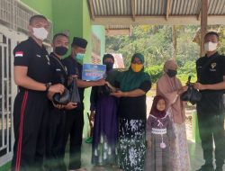 Rutan Kelas II B Padang Berbagi Daging Qurban Untuk Masyarakat Tidak Mampu