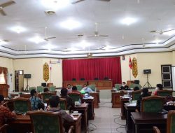 Bahas Raperda PDAM Tirta Landak, Komisi B DPRD Landak dan Tim Eksekutif Gelar Rapat Gabungan