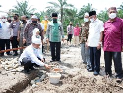 Bupati Asahan Letakkan Batu Pertama Pembangunan Pondok Pesantren Nurul Ikhwan