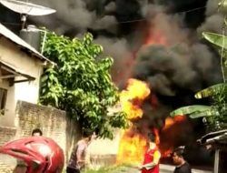 Gudang Pengoplos BBM Ilegal di Lampung Terbakar