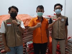 Relawan Kemanusiaan Dampingi PT Pos Indonesia Salurkan BST dan PKH di Kabupaten Landak