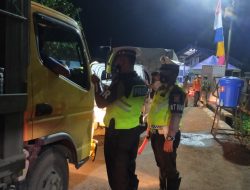 Tak Bisa Tunjukkan Bukti RT PCR, Ratusan Kendaraan Putar Balik di Pos Penyekatan Kapuas 