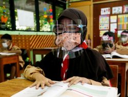 Lapor COVID-19 Terima Puluhan Aduan Pelanggaran Sekolah Tatap Muka Saat PPKM
