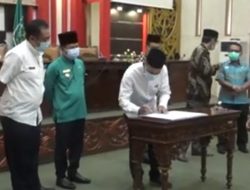 Nota Kesepakatan, Bupati dan DPRD Sambas Tanda Tangani Ranwal RPJMD dan KUPA PPAS