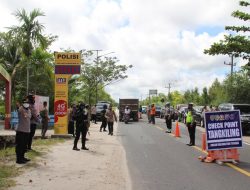 Tekan Laju Penyebaran Covid-19, Kapolda Kalteng Tinjau Pos Penyekatan di Luar Kota