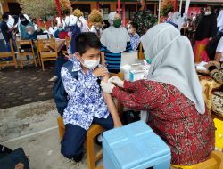 Perang Lawan Corona, BIN Vaksinasi Ribuan Pelajar di 7 Sekolah Padang Pariaman