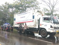 Jaga Jalur Distribusi Pasokan Oksigen Tetap Aman, Polisi Kawal Truck Liquid Oksigen Masuk Kota