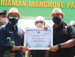 Menparekraf Berikan Penghargaan Desa Wisata Terbanyak ADWI 2021 Kepada Sumbar