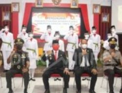 Bupati Sanggau Kukuhkan Anggota Paskibraka