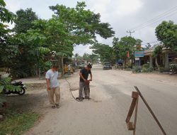 Warga Pinang Sebatang Timur Minta Bupati Siak Perhatikan Jalan Rusak