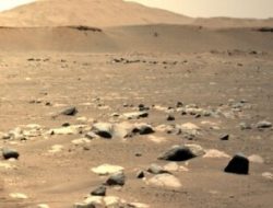 NASA Sukses Kumpulkan Sampel Batuan Mars Pertama