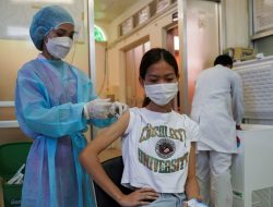 Kamboja Vaksinasi Anak Usia 6-11 Tahun Sebelum Buka Lagi Sekolah