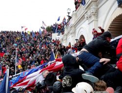 Pendukung Trump Sebut Penyerang Gedung Kongres AS “Tahanan Politik”