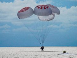 4 Turis Antariksa Akhiri Wisata Tiga Hari