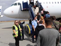 Pengungsi Afghanistan Tinggalkan Kosovo ke Inggris