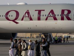 Utusan AS: Pesawat Qatar Bawa Warga AS dari Afghanistan