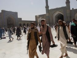 Sejak Taliban Berkuasa, Semakin Banyak Jemaah Salat di Masjid