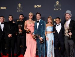 ‘Ted Lasso,’ ‘The Crown,’ ‘Queen’s Gambit’ Berjaya di Penghargaan Emmy