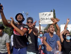 Lebih dari 100 Pejabat Partai Islamis Utama Tunisia Mengundurkan Diri sebagai Bentuk Protes