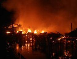 9 Rumah Terbakar di Kawasan Padat Penduduk Singkawang