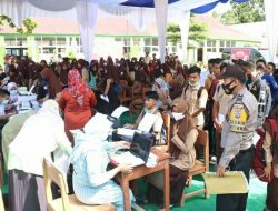 Wakapolda Sumbar Tinjau Vaksinasi di SMA 1 Padang Pariaman