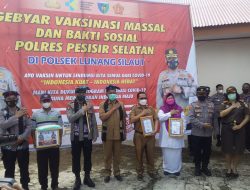 Tinjau Vaksinasi Covid-19 Lunang Silaut, Kapolda Sumbar Ajak Masyarakat Sukseskan Program Vaksin