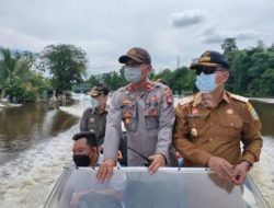 Tinjau Lokasi Banjir, Wakil Bupati Sanggau Minta Masyarakat Terdampak Banjir Terjamah Bantuan