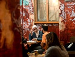Belajar Bahasa ala “Kencan Kilat” Pererat Warga Yahudi-Palestina