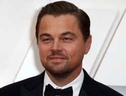 Aktor Leonardo DiCaprio Tarik Perhatian Massa di KTT Iklim