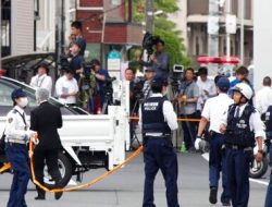 Laki-Laki Berpisau Tikam Sedikitnya 17 Orang di Kereta Api