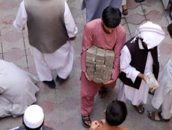 Taliban akan Mulai Bayar Gaji Pegawai Pemerintah Afghanistan yang Jatuh Tempo