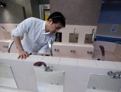 Kenaikan Harga Minyak Pukul Bisnis Pemandian Umum di Jepang