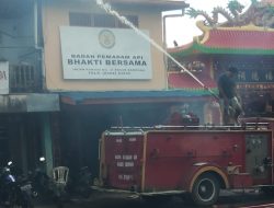 Pasca Banjir Badan Pemadam Api Bhakti Bersama Lakukan Penyemprotan