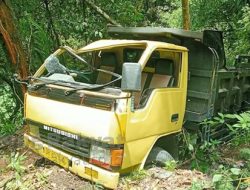 Mesin Mati Saat Menanjak, Dum Truck Tergelincir Kejurang, Dua Meninggal Dunia