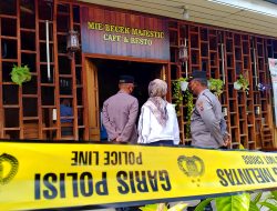 Sosok Mayat Pria Ditemukan Tertelungkup di Cafe Jalan Hayam Wuruk Padang