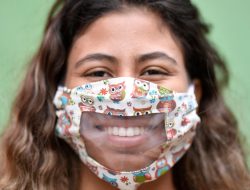 Masker Ramah Tunarungu