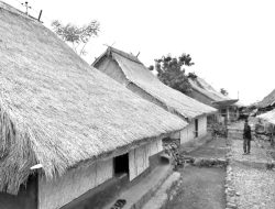 Warga Rumah Adat Limbungan Kesulitan Pasarkan Produk