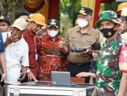 Pertama di Sumatera! Gubernur Sumbar Luncurkan Drone Sprayer Kelompok Tani
