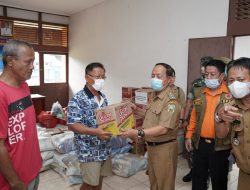Wakil Bupati Sanggau Beri Bantuan Korban Kebakaran