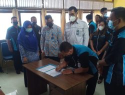 Kepala BKKBN Kalbar Kukuhkan DPC IPeKB Melawi dan Sintang