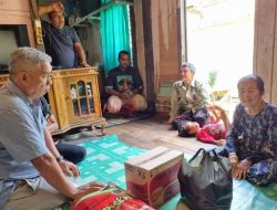 Nenek Penjual Kue Keliling dan Cucunya yang Lumpuh Disantuni Kopi Pancong Peduli