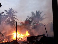 Dua Rumah Kosong Ludes Terbakar di Desa Kuala Dua, Kubu Raya